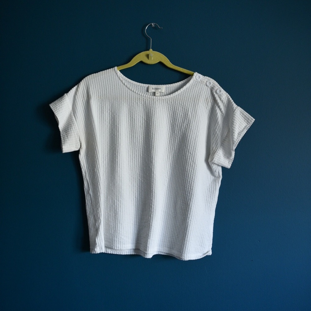 Böhme white button top